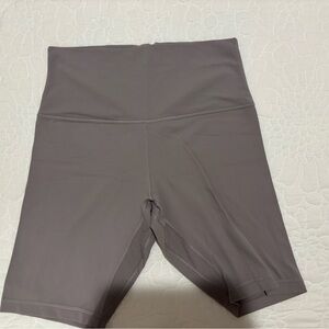 lululemon athletica High-Rise Bike Shorts in Taupe Gray